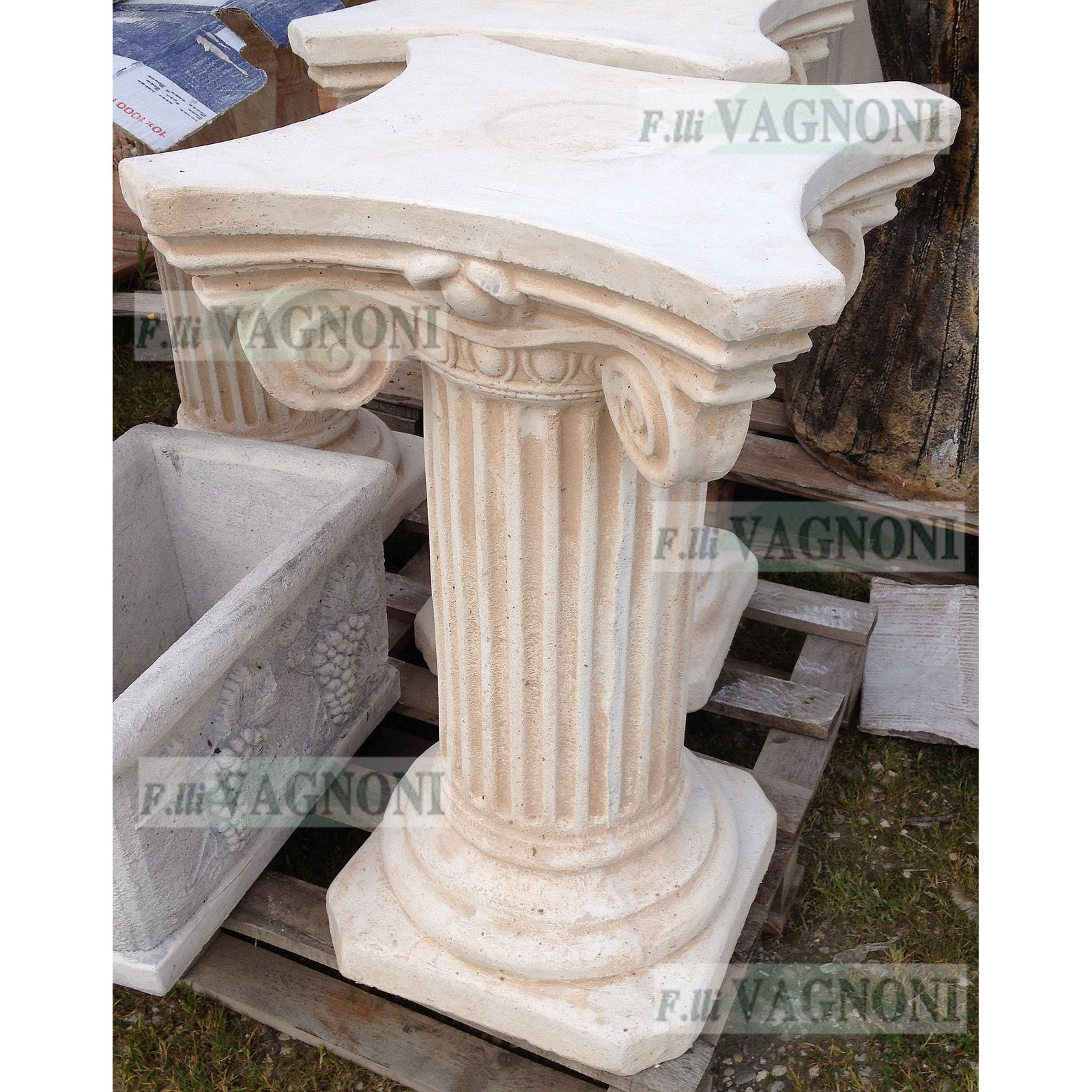 COLONNA CAPITELLO PATRASSO ROSA ANTICO IN CEMENTO CM. 75